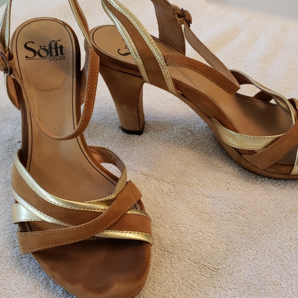 Sofft tan suede 7m with gold accent heels...worn